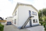 RUIME afgesloten garagebox in een kleine villaresidentie vlakbij het dierenparkje en de markt in Wenduine. De garage beschikt over een geautomatiseerde sectionale poort, water en elektriciteit.
Afmetingen: ongeveer 5,00m x 5,00m.
Parkeermogelijkheid voor 1 wagen + bergruimte.
Minimale jaarlijkse vaste kosten! (22/043)